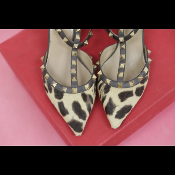 Valentino- Rockstud Leopard T-Strap - Picture 3 of 3